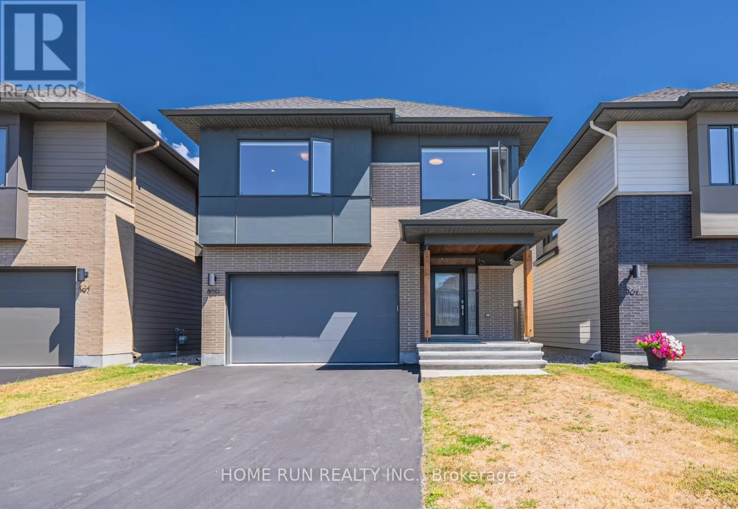 House for rent: 899 Ralph Hennessy Avenue, Ottawa, Ontario K1X 0B1