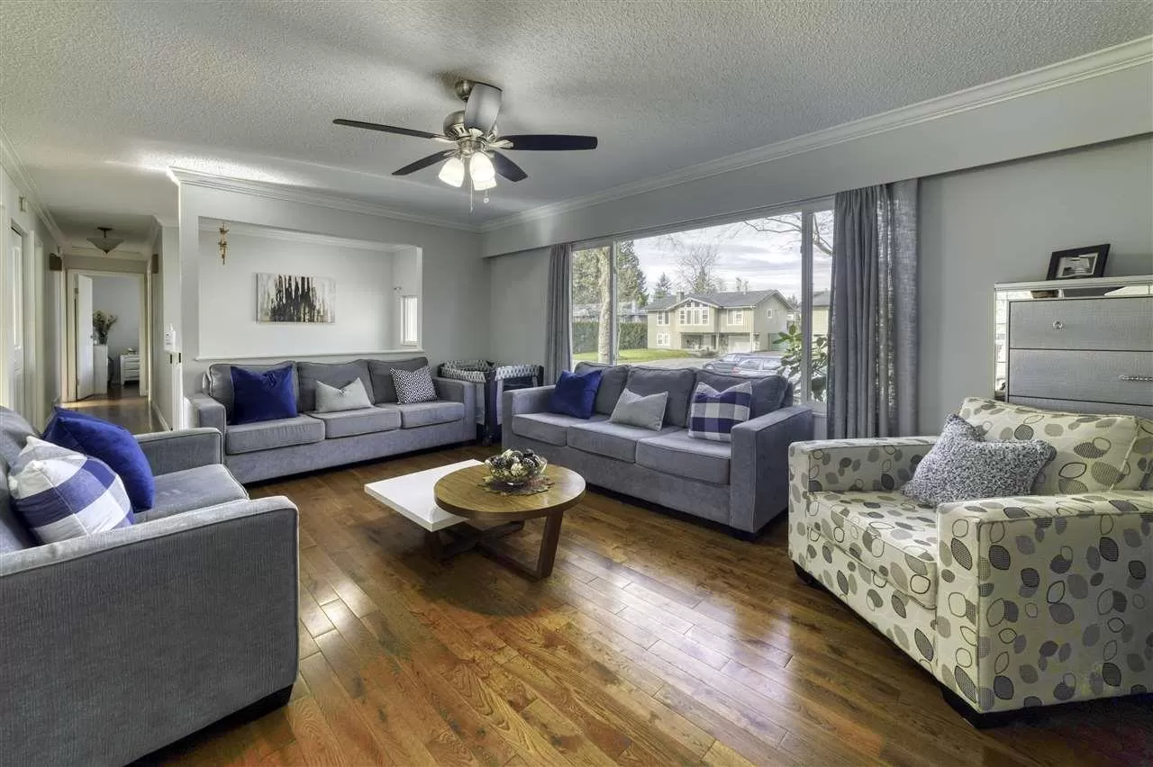 House for rent: 8998 Queen Mary Boulevard, Surrey, British Columbia V3V 6R1