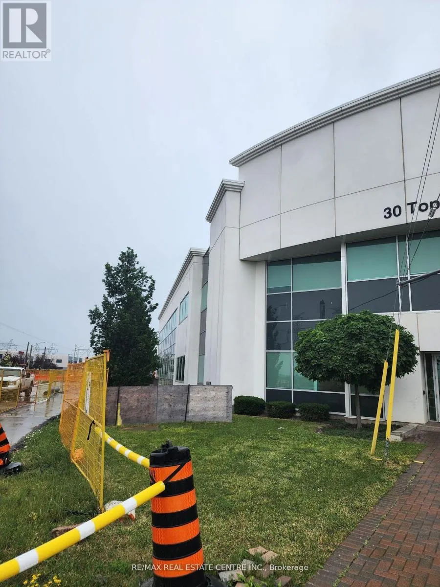 Offices for rent: 8a - 30 Topflight Drive, Mississauga, Ontario L5S 0A8