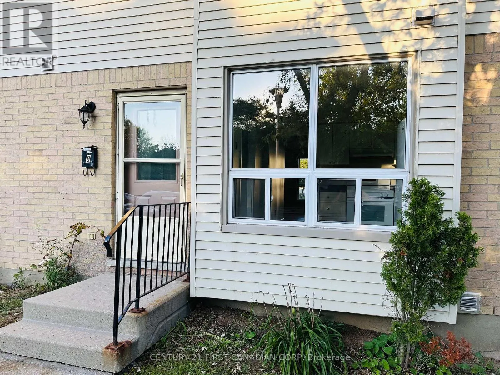 Row / Townhouse for rent: 9 - 135 Belmont Drive, London South, Ontario N6J 4J3