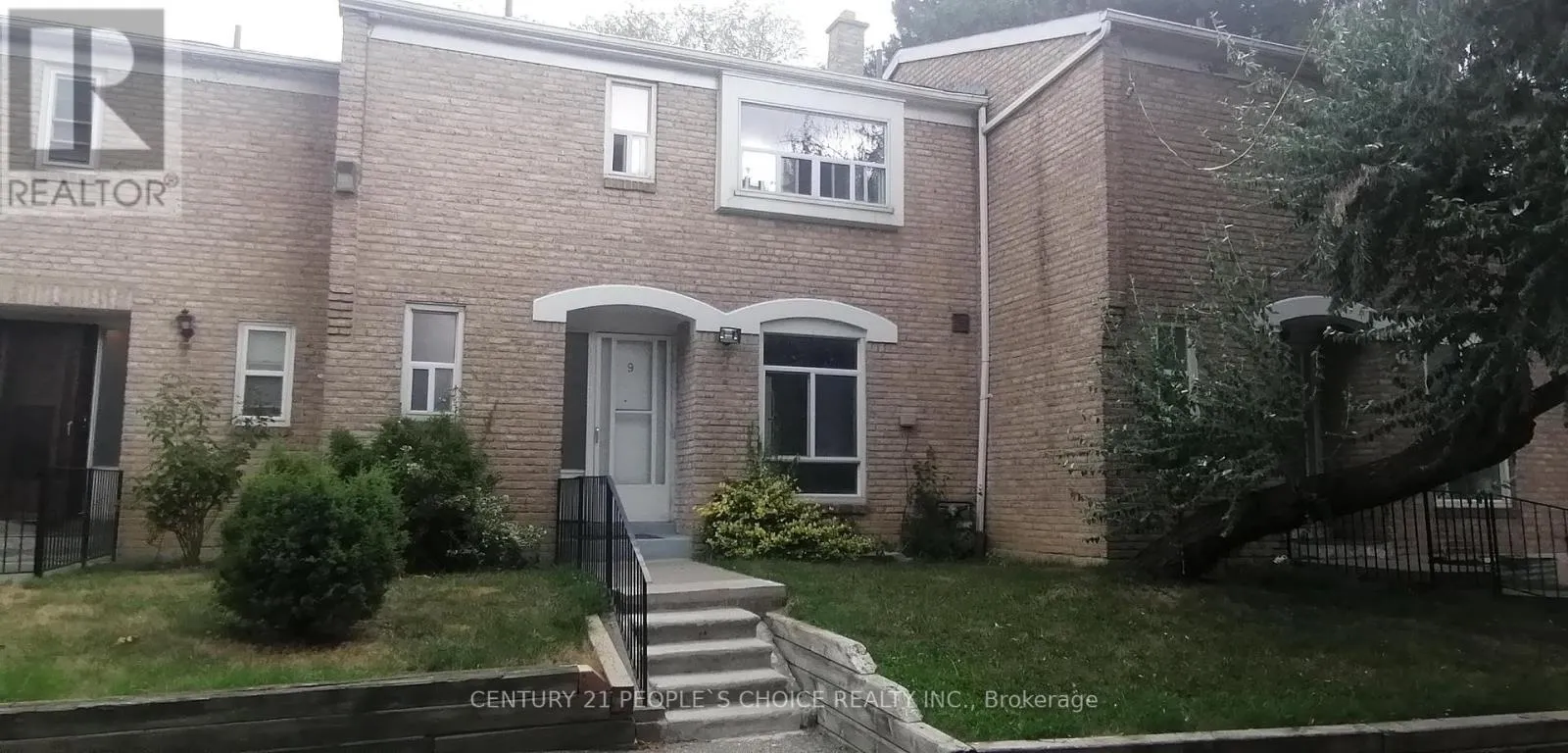 Row / Townhouse for rent: 9 - 17 Gosford Boulevard, Toronto, Ontario M3N 2G7