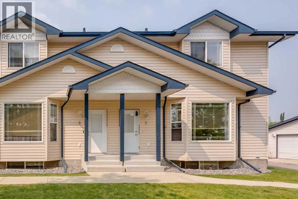 Row / Townhouse for rent: 9, 2 Hinshaw Drive, Sylvan Lake, Alberta T4S 2J2