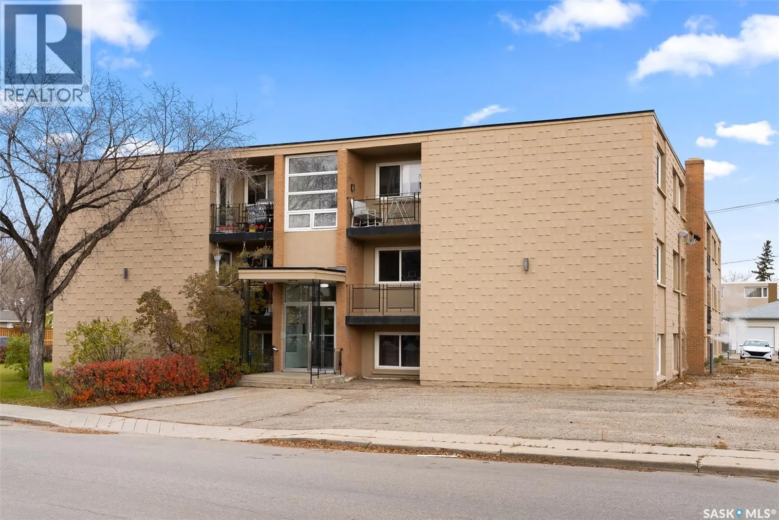 Apartment for rent: 9 2620 5th Avenue N, Regina, Saskatchewan S4R 5E5