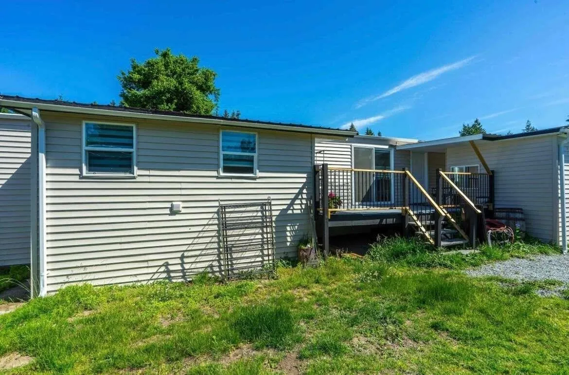 Manufactured Home for rent: 9 3031 200 Street, Langley, British Columbia V2Z 1N5