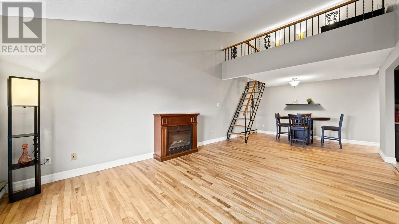 Apartment for rent: 9 4 Rose Way, Dartmouth, Nova Scotia B2Y 4L9