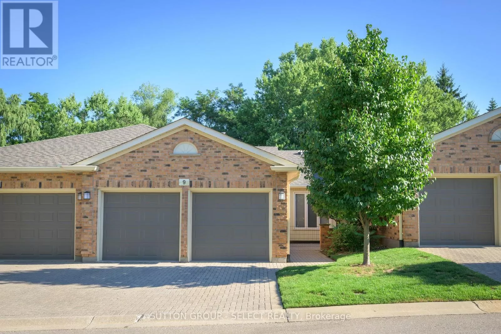 Row / Townhouse for rent: 9 - 445 Riverside Drive, London North, Ontario N6H 2R8