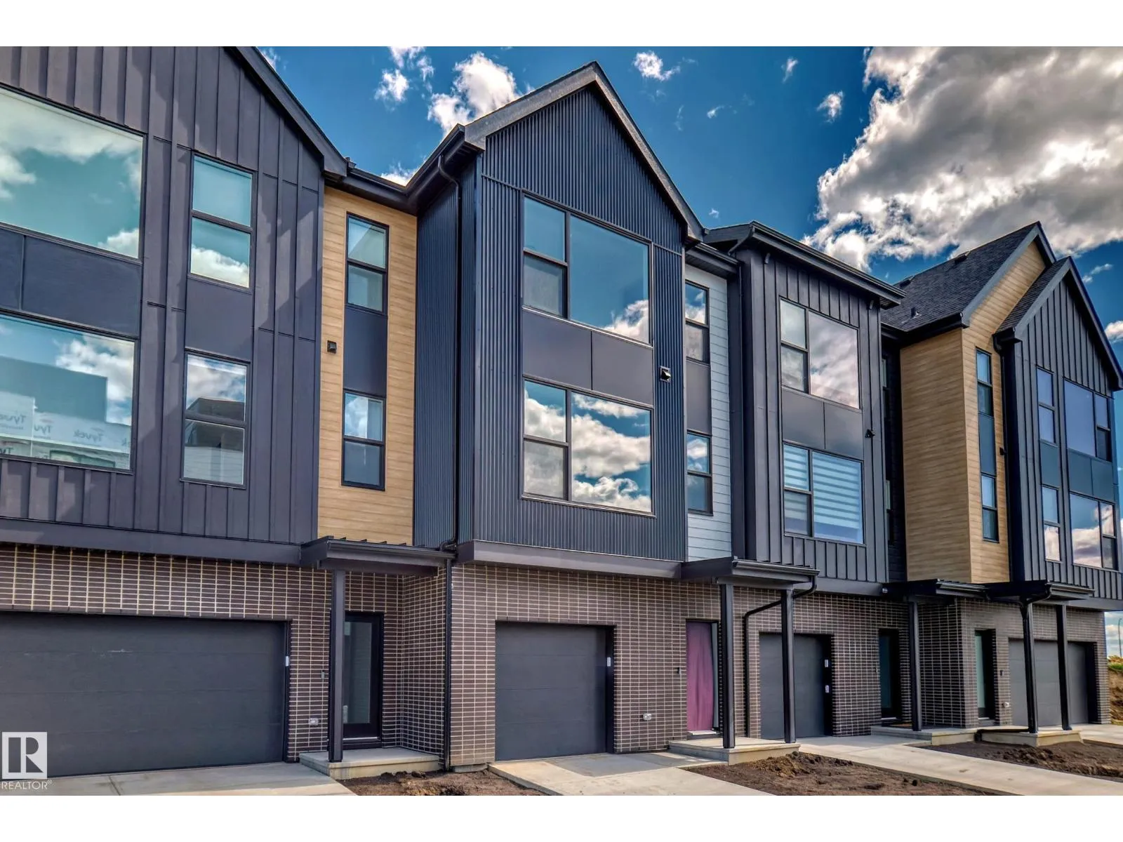 Row / Townhouse for rent: #9 5 Rondeau Dr, St. Albert, Alberta T8N 7X8