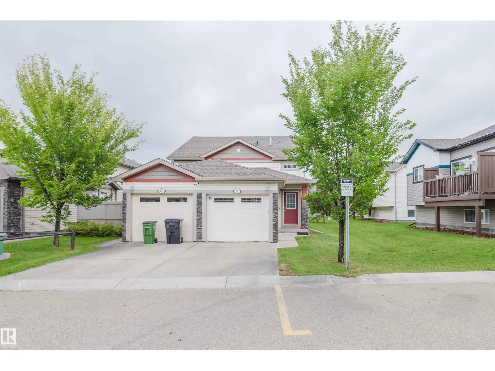 Duplex for rent: #9 6520 2 Av Sw, Edmonton, Alberta T6X 1S4