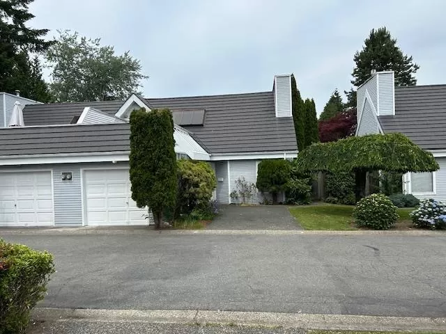 Row / Townhouse for rent: 9 9785 152b Street, Surrey, British Columbia V3R 9W2