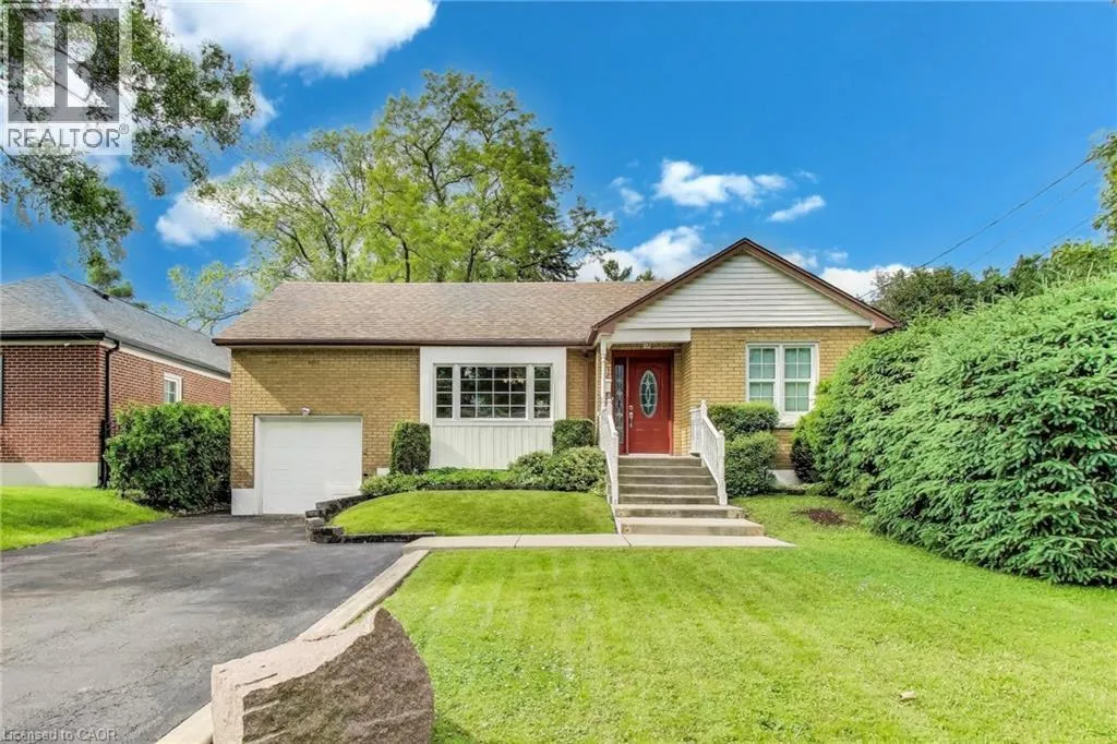 House for rent: 9 Avalon Avenue, Stoney Creek, Ontario L8G 1X4