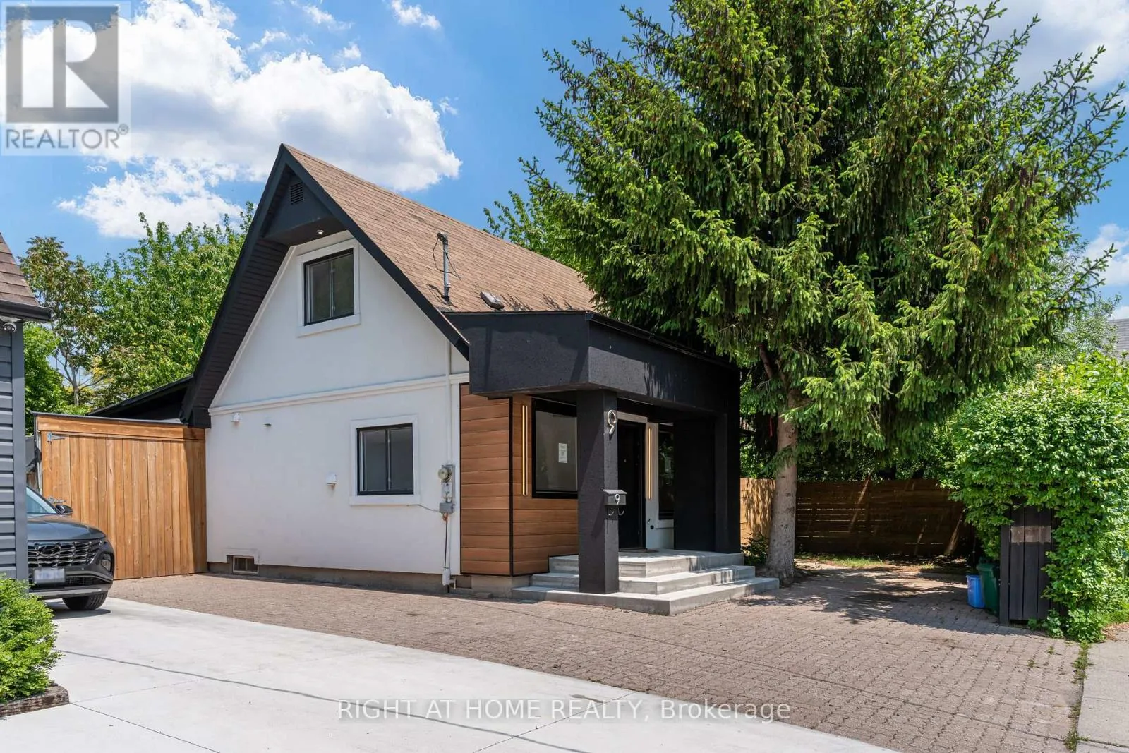 House for rent: 9 Belfast Court, St. Catharines, Ontario L2R 1P3