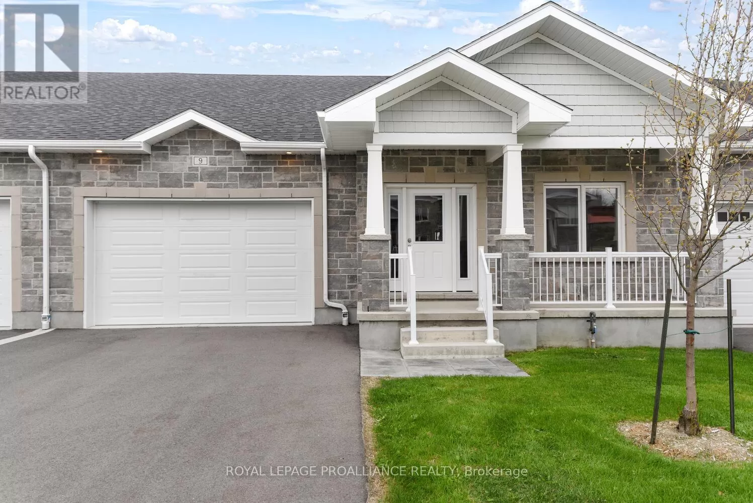 Row / Townhouse for rent: 9 Ben Tekamp Terrace, Brockville, Ontario K0E 0E8