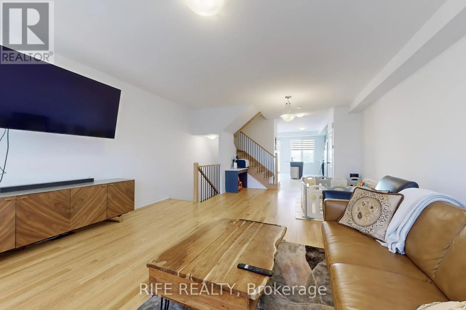 Row / Townhouse for rent: 9 Bretlon Street, Brampton, Ontario L6P 4N8