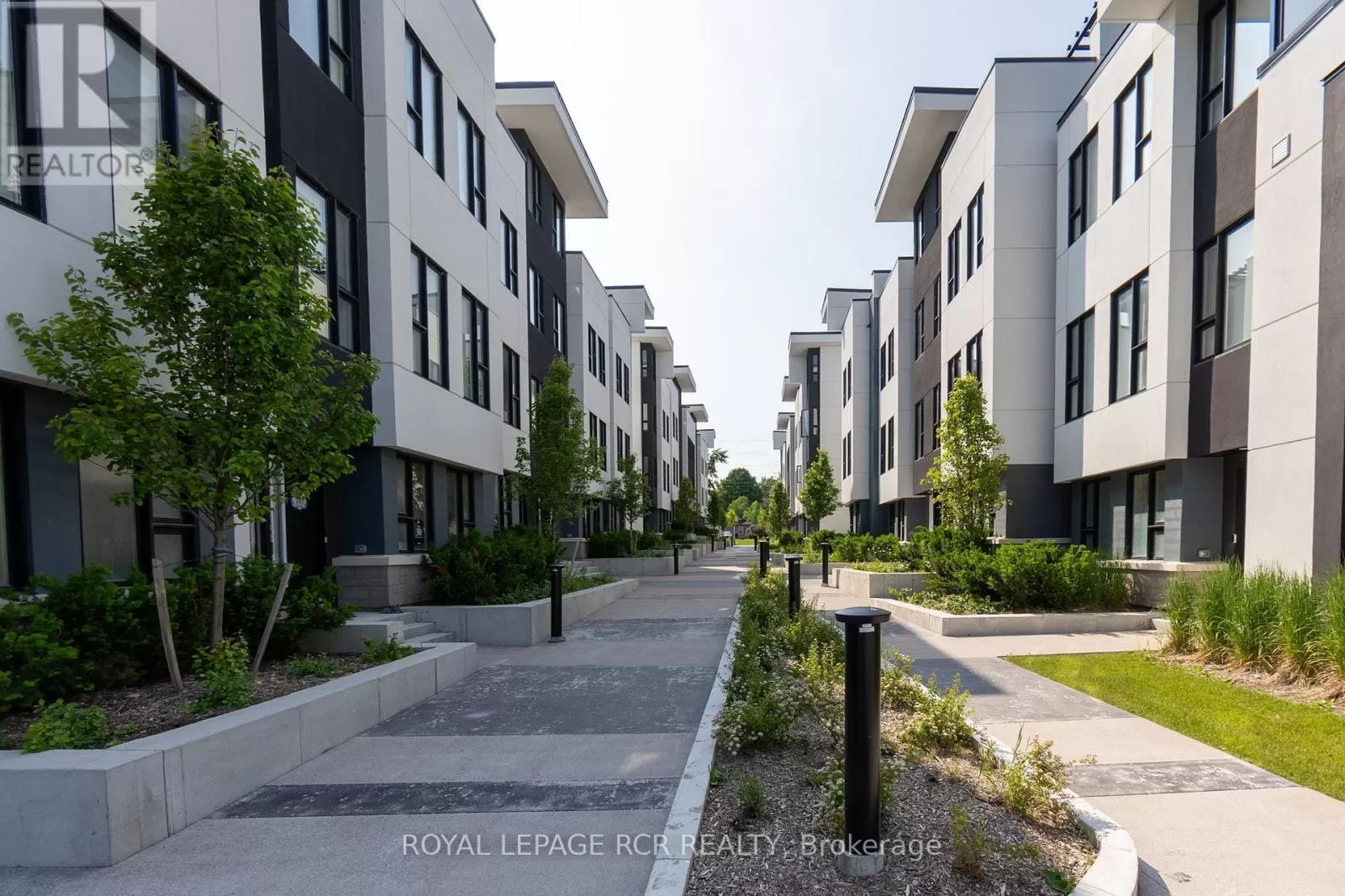 Row / Townhouse for rent: 9 Bru-lor Lane, Orillia, Ontario L3V 8P4