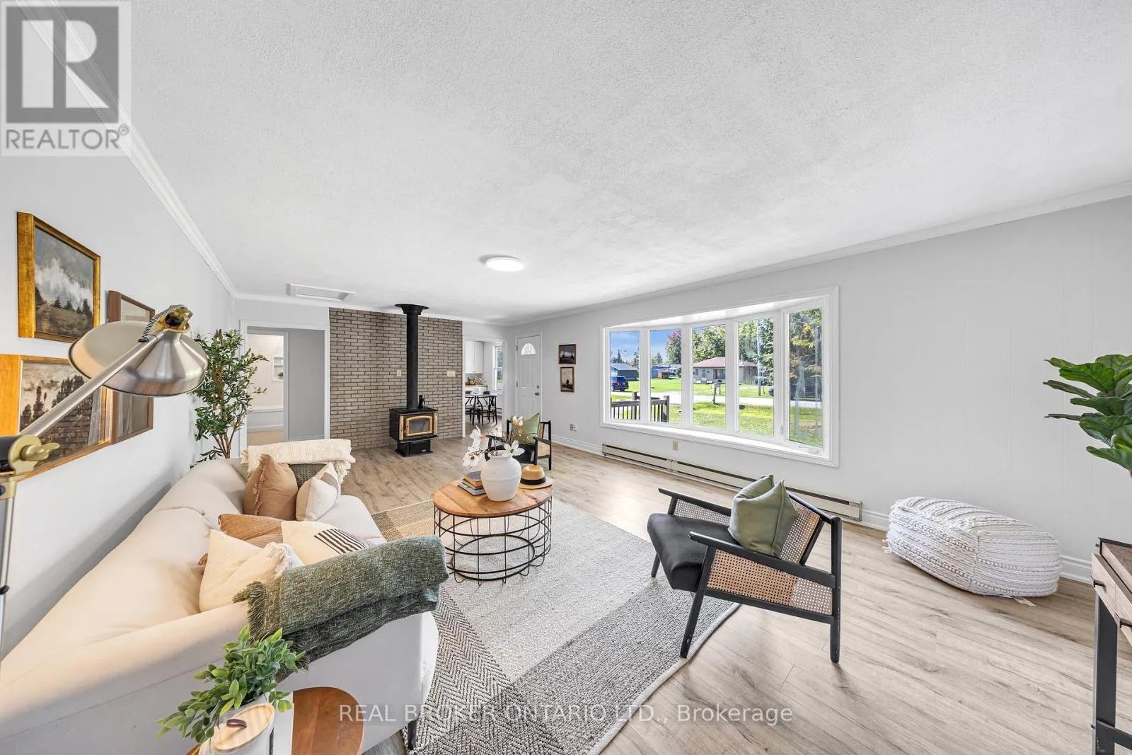 House for rent: 9 Centre Road, Georgina, Ontario L0E 1N0