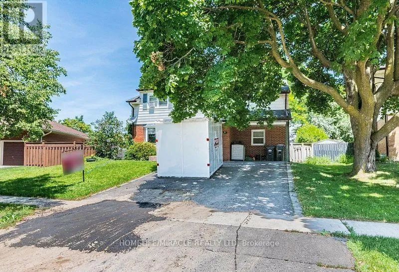 House for rent: 9 Crestview Avenue, Brampton, Ontario L6R 2R7