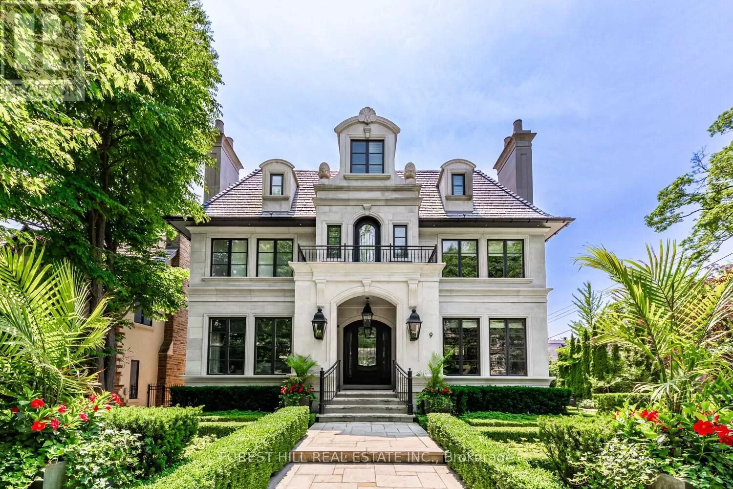 House for rent: 9 Dewbourne Avenue, Toronto, Ontario M5P 1Z1