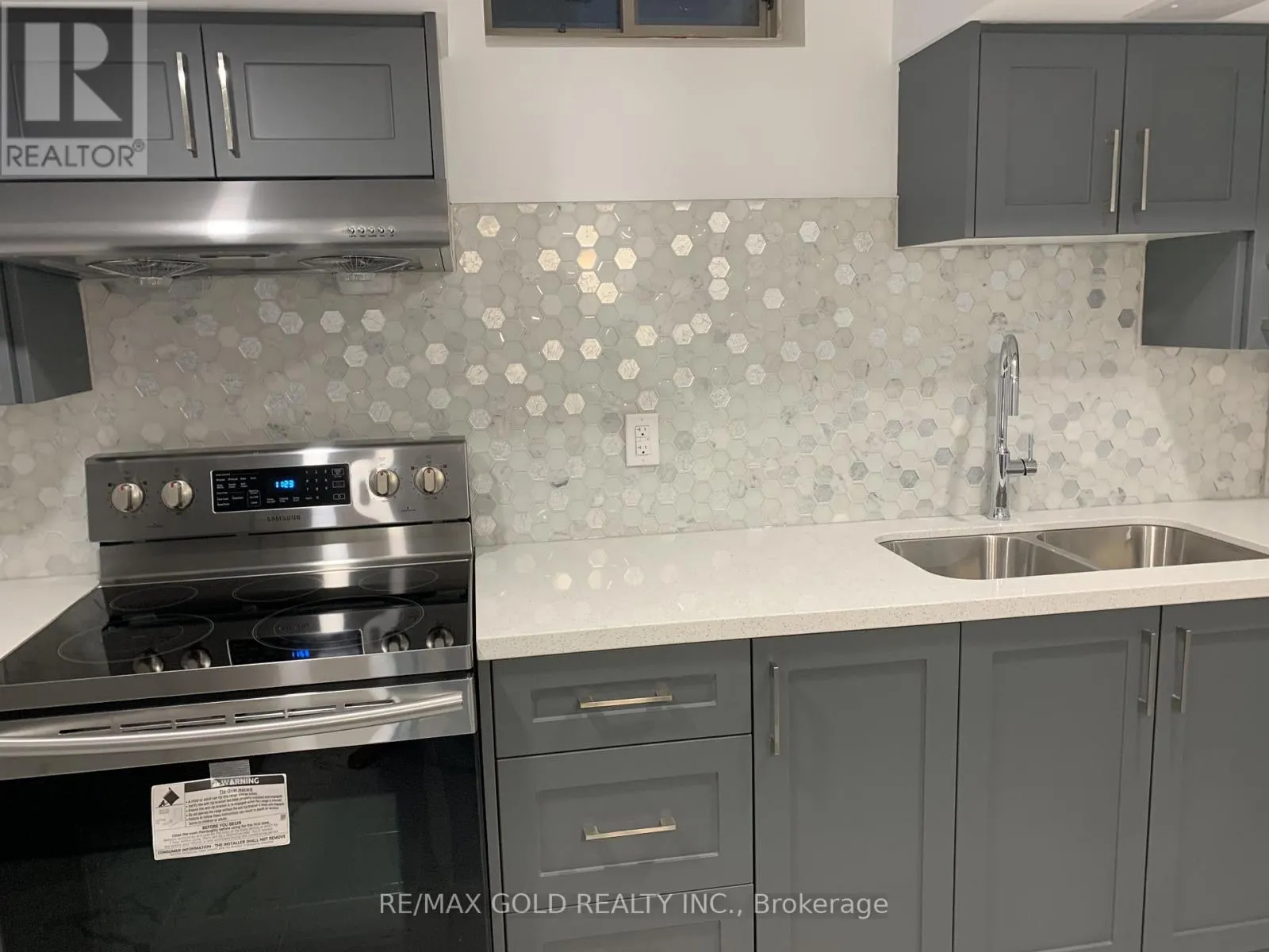 Other for rent: 9 Dopp Crescent, Brampton, Ontario L6P 4C8