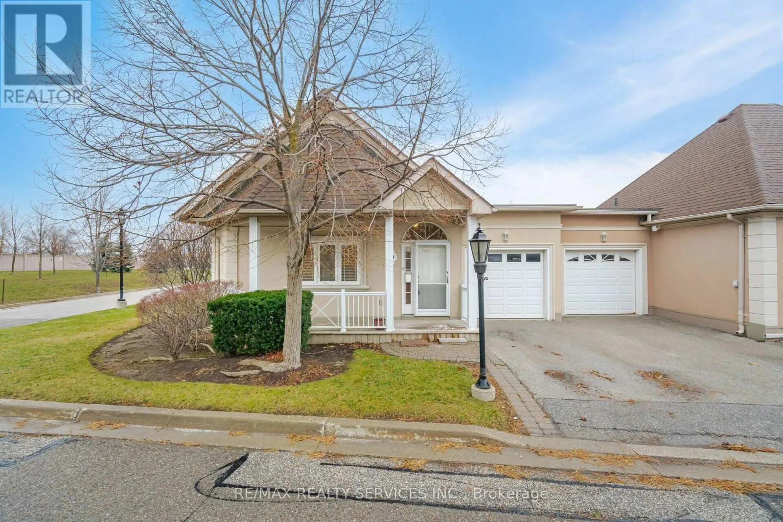 Row / Townhouse for rent: 9 Ferndown Crescent, Brampton, Ontario L6P 1C3