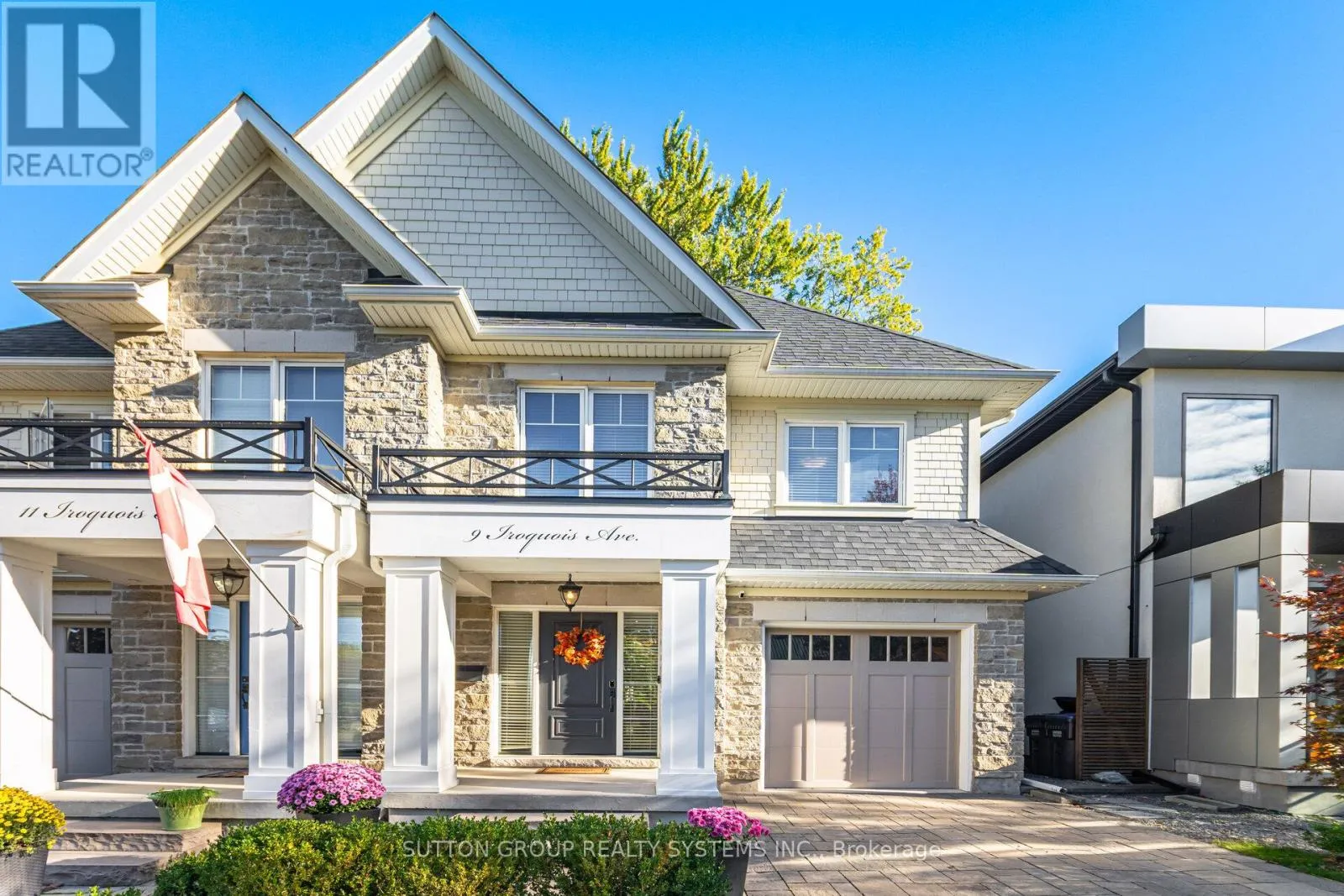 House for rent: 9 Iroquois Avenue, Mississauga, Ontario L5G 1M7