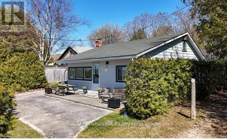 House for rent: 9 Lakeshore Boulevard S, South Bruce Peninsula, Ontario N0H 2G0