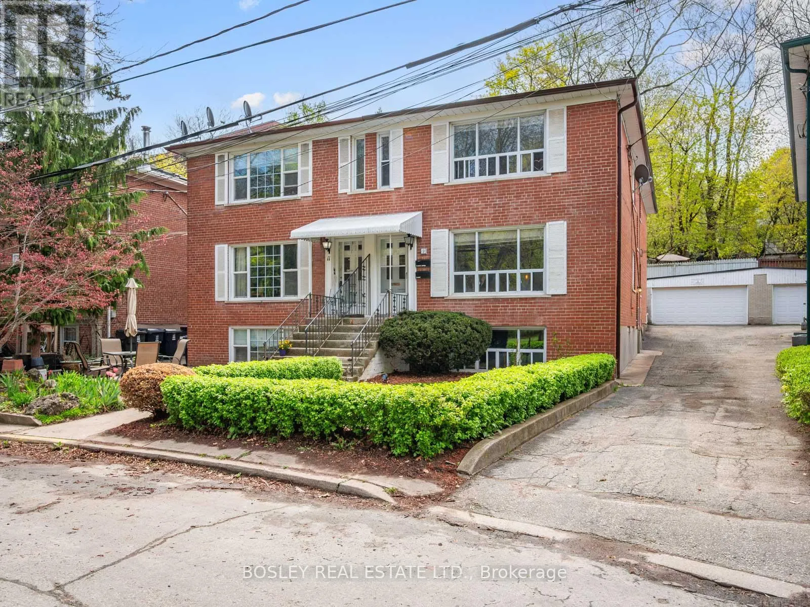 House for rent: 9 Love Crescent, Toronto, Ontario M4E 1V6