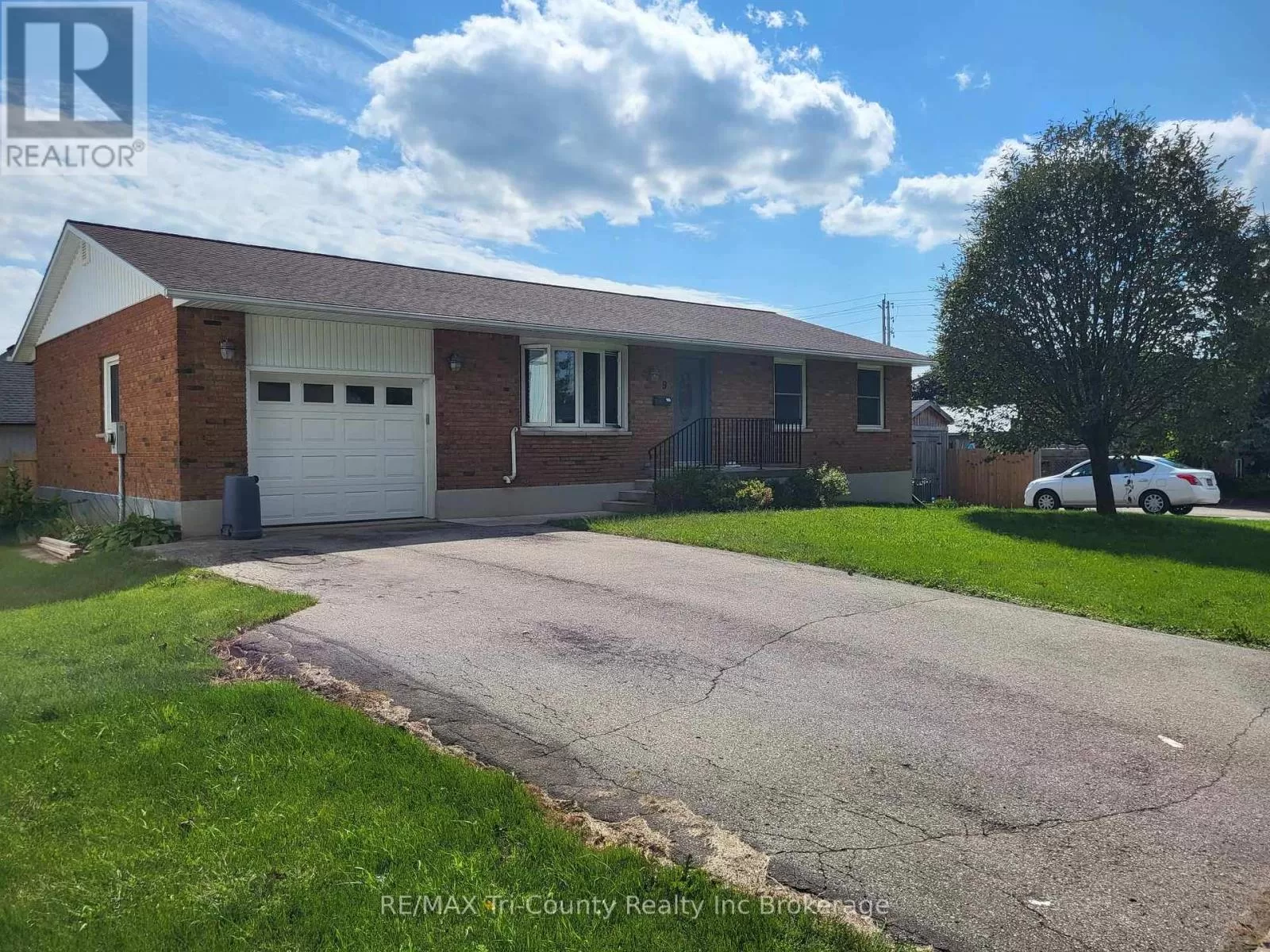 Duplex for rent: 9 Nelson Street, Tillsonburg, Ontario N4G 4T5