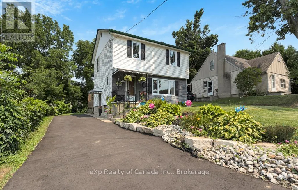 House for rent: 9 Oakwood Avenue, Norfolk, Ontario N3Y 1H4