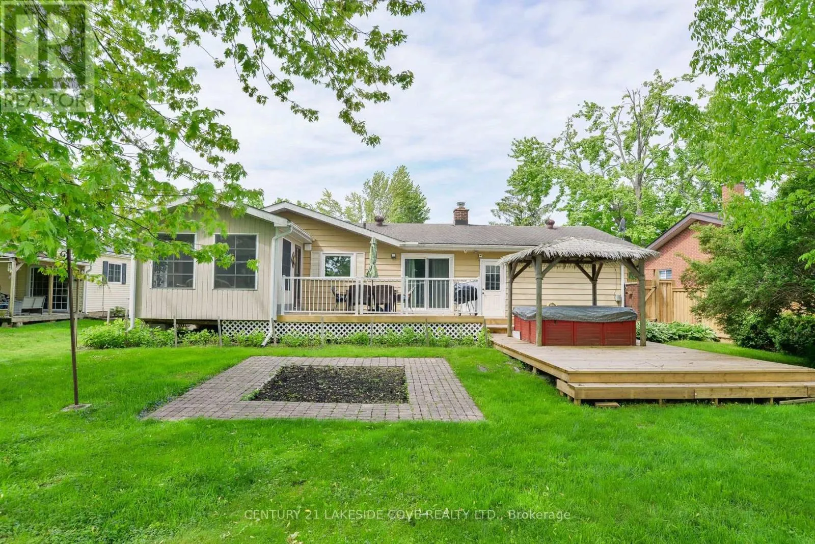 House for rent: 9 Pinetree Court, Ramara, Ontario L0K 1B0