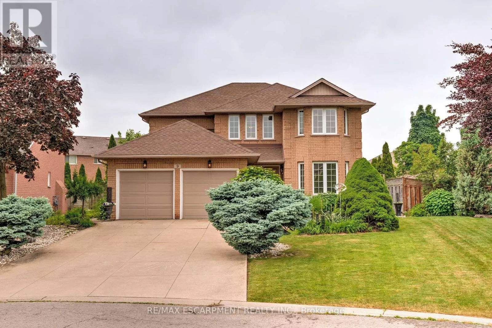 House for rent: 9 Sugarberry Court, Hamilton, Ontario L8E 5E6