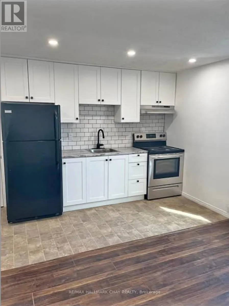 Other for rent: 9 Victoria Street E, New Tecumseth, Ontario L9R 1T3