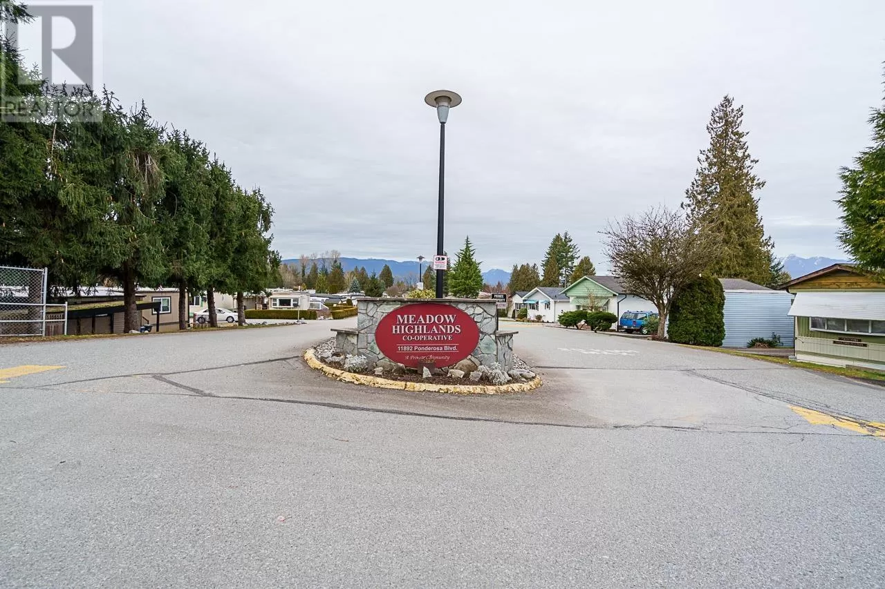 90 19644 Planetree Lane, Pitt Meadows, British Columbia V3Y 1Z3