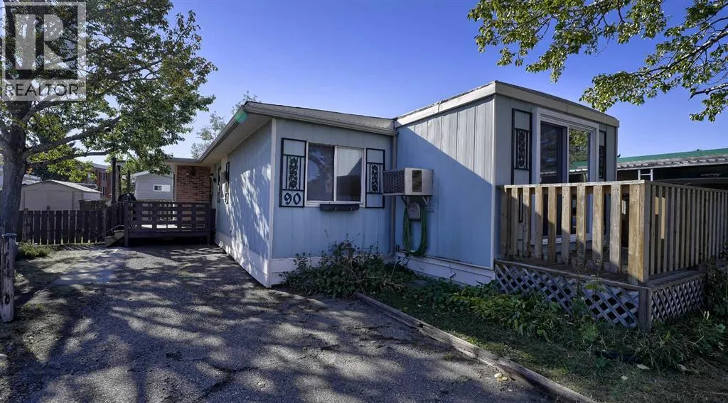 Mobile Home for rent: 90, 83 3223 Street Nw, Calgary, Alberta T3B 5M9