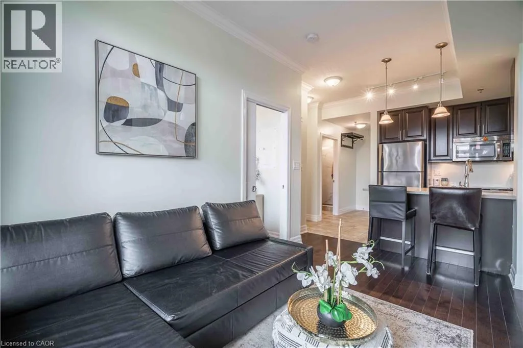 Apartment for rent: 90 Charlton Avenue W Unit# 409, Hamilton, Ontario L8P 0B4