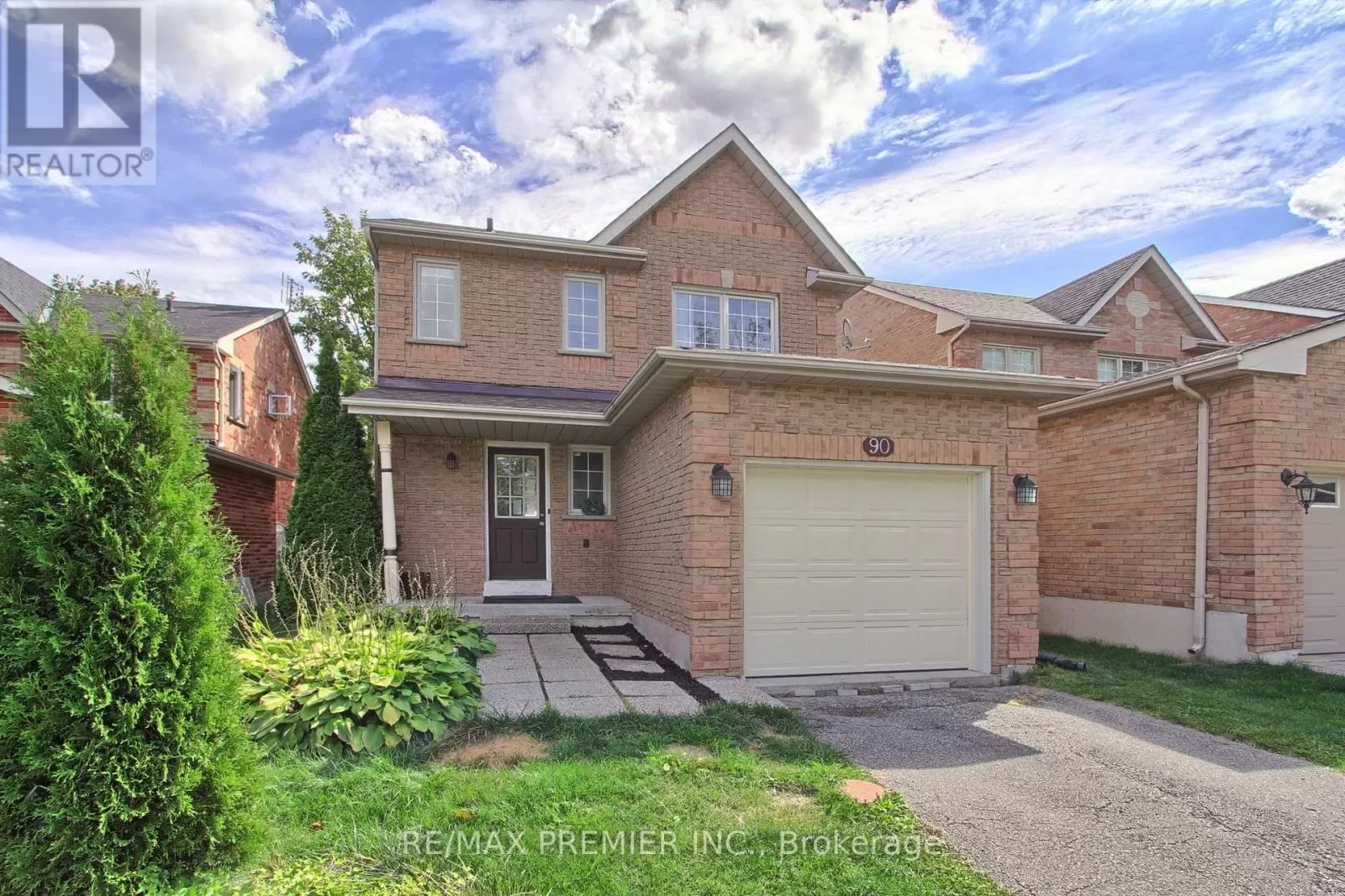House for rent: 90 Covent Crescent, Aurora, Ontario L4G 6R1