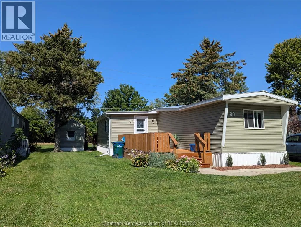 90 Essex Court, Chatham, Ontario N7L 4K6