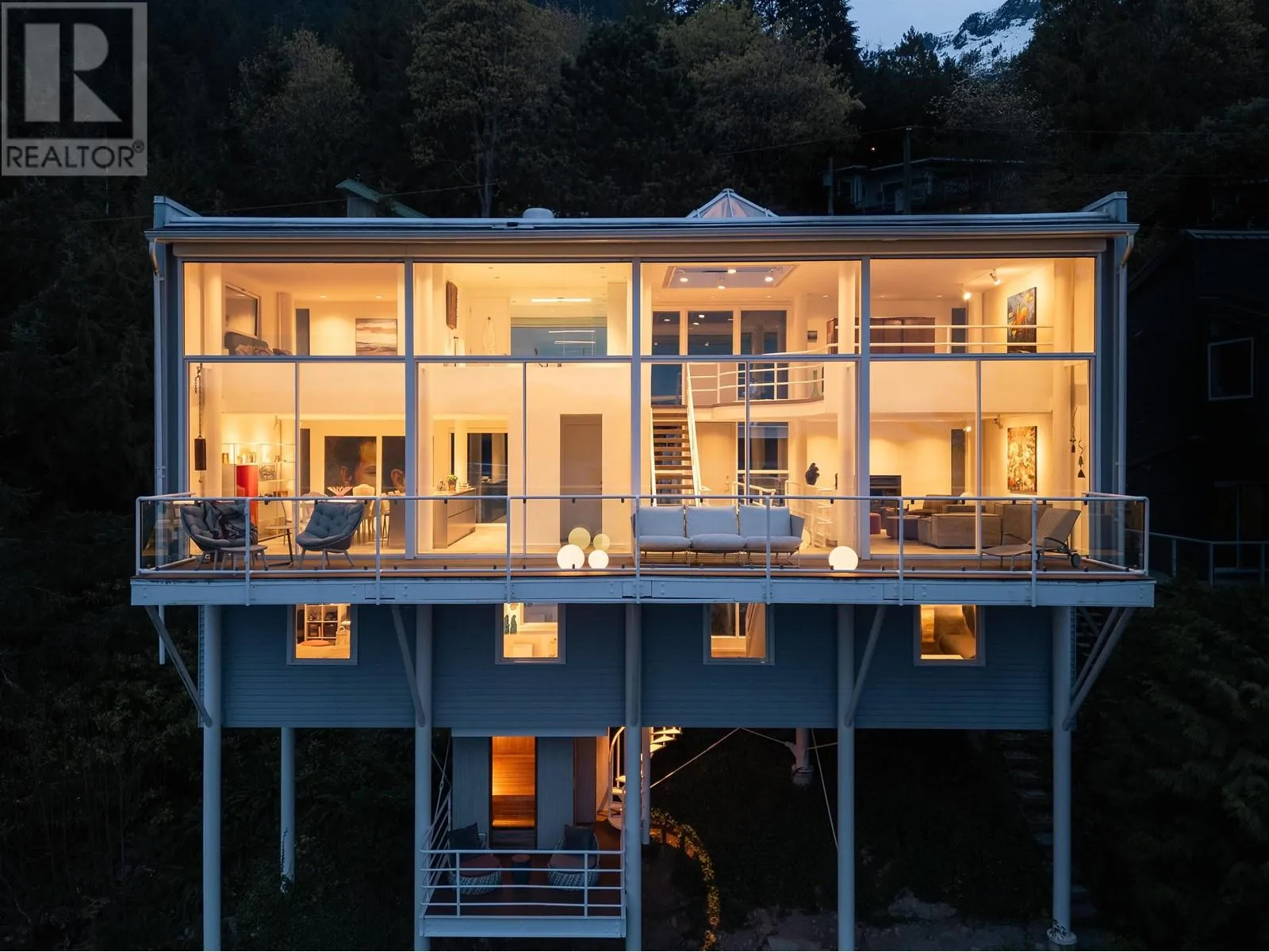 House for rent: 90 Isleview Place, West Vancouver, British Columbia V0N 2E0