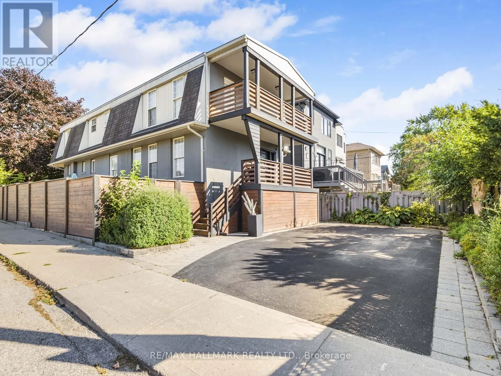 House for rent: 90 Leroy Avenue, Toronto, Ontario M4J 4G8