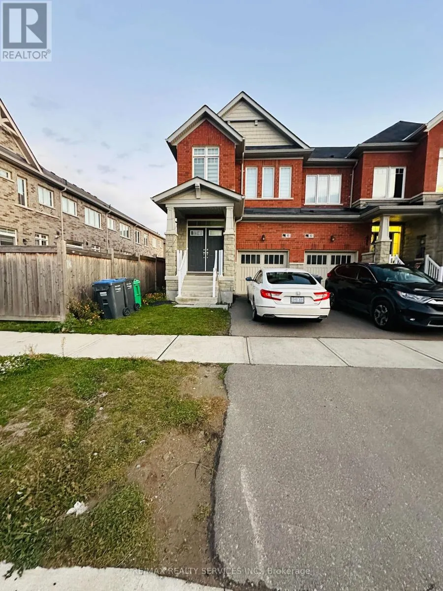 Row / Townhouse for rent: 90 Royal Fern Crescent N, Caledon, Ontario L7C 4G9
