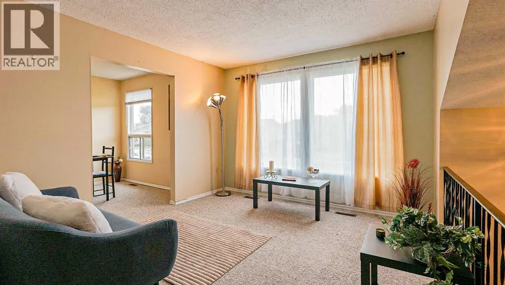 House for rent: 90 Simpson Crescent Se, Medicine Hat, Alberta T1B 2R9