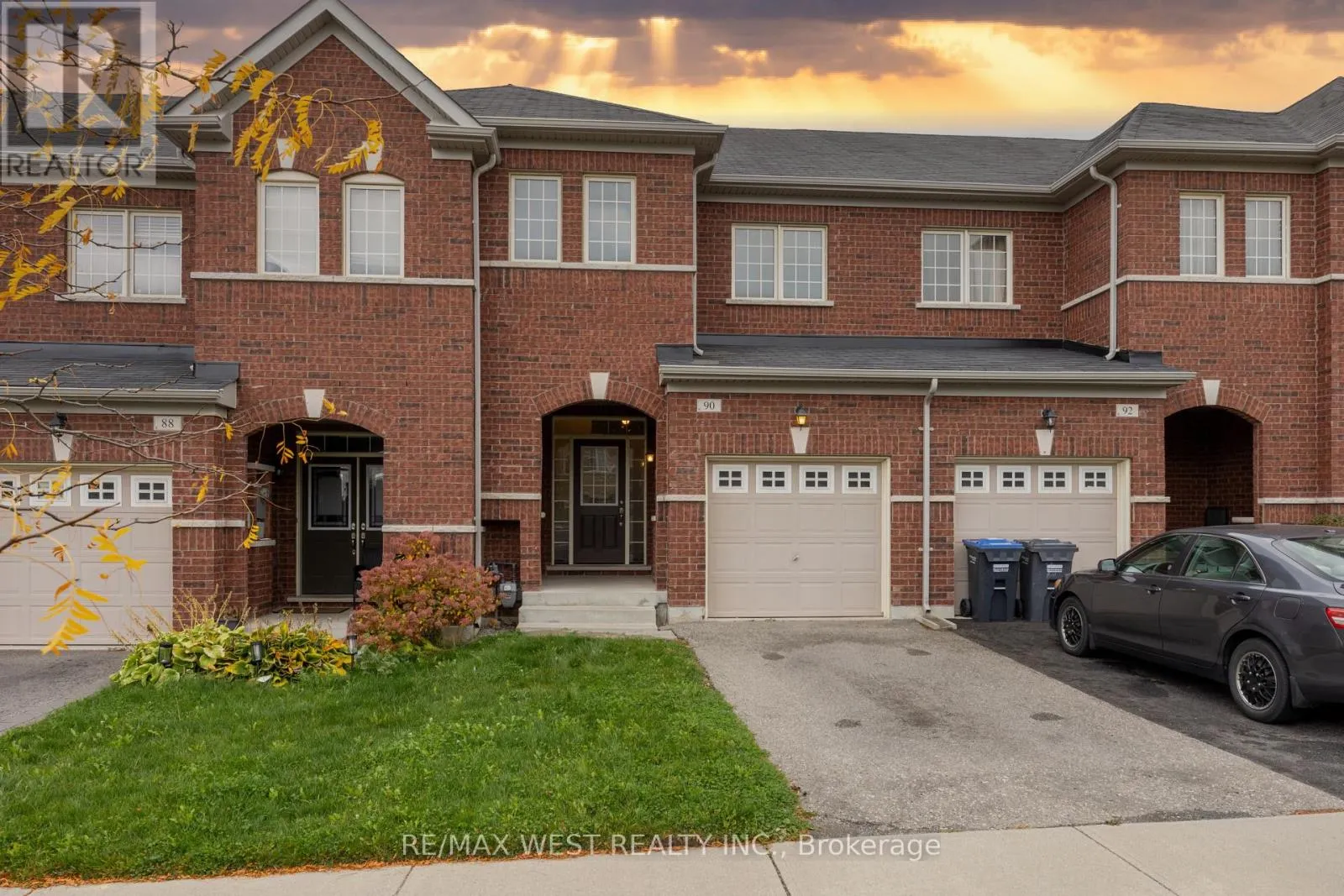 Row / Townhouse for rent: 90 Sky Harbour Drive, Brampton, Ontario L6Y 0V3