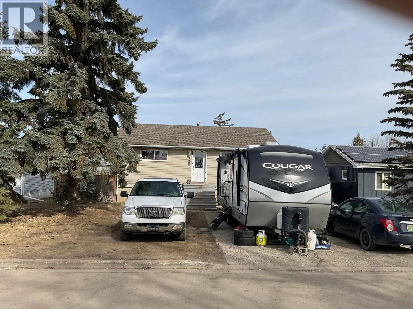 House for rent: 9008 102 Avenue, Fort St. John, British Columbia V1J 2G3