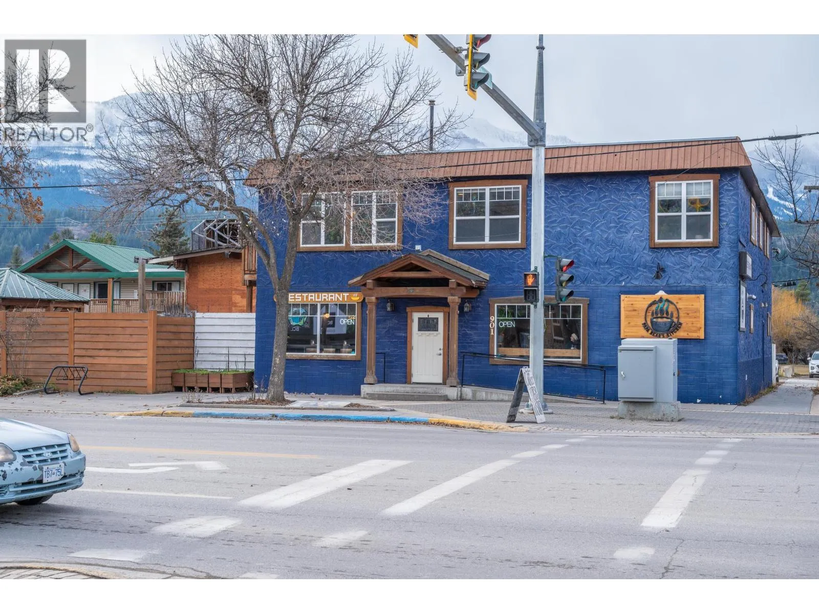 Residential Commercial Mix for rent: 901 10th  S Avenue, Golden, British Columbia V0A 1H0