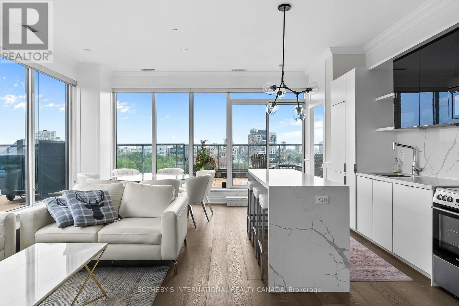 Apartment for rent: 901 - 6 Parkwood Avenue, Toronto, Ontario M9V 2V4