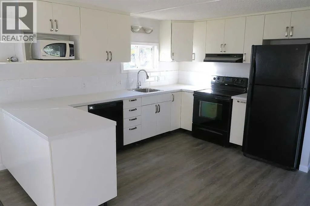 Manufactured Home for rent: 901 Briarwood Crescent, Strathmore, Alberta T1P 1E7