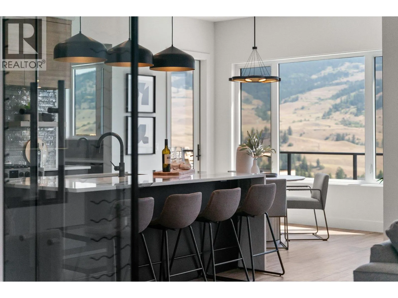 House for rent: 901 Melrose Street, Kelowna, British Columbia V1P 0A8