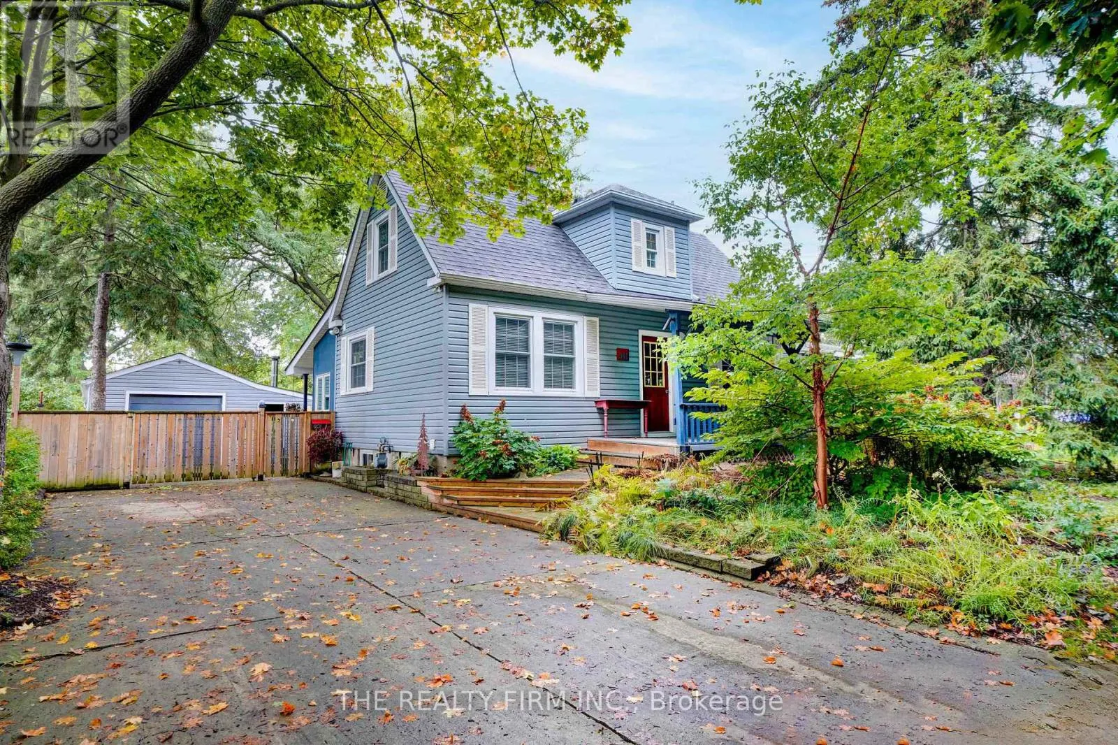 House for rent: 901 Willow Drive, London South, Ontario N6E 1P2