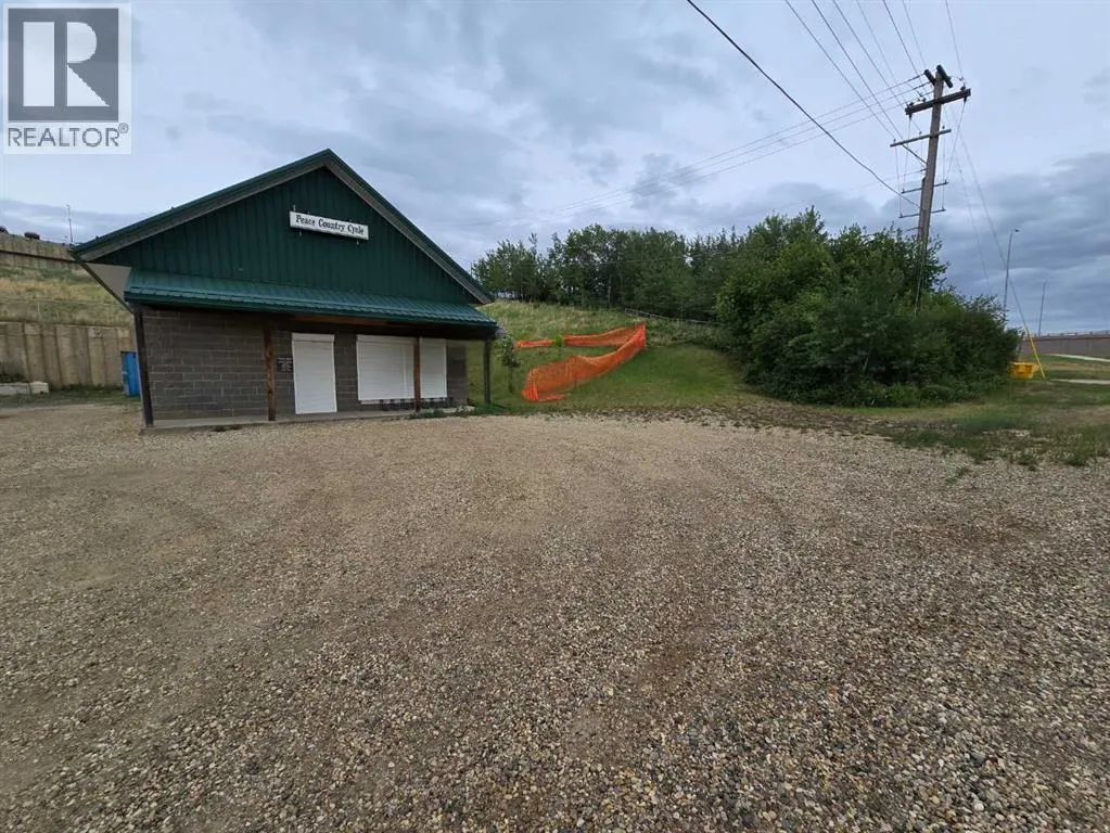 Retail for rent: 9013 98 Street, Peace River, Alberta T8S 1S2