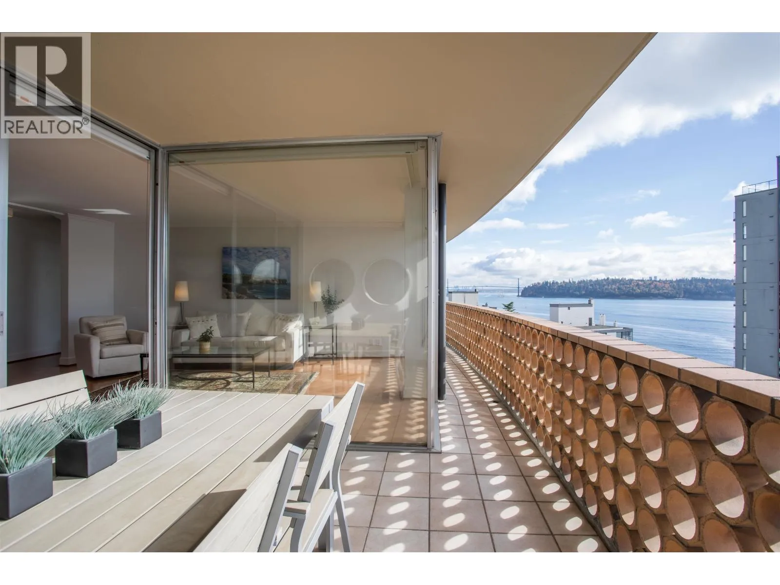 Apartment for rent: 902 2135 Argyle Avenue, West Vancouver, British Columbia V7V 1A5