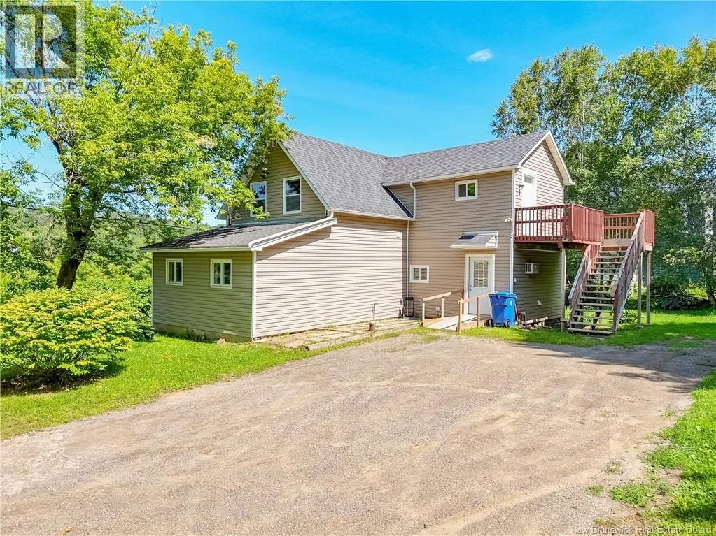 Duplex for rent: 9024 Main Street, Florenceville-Bristol, New Brunswick E7L 2A3